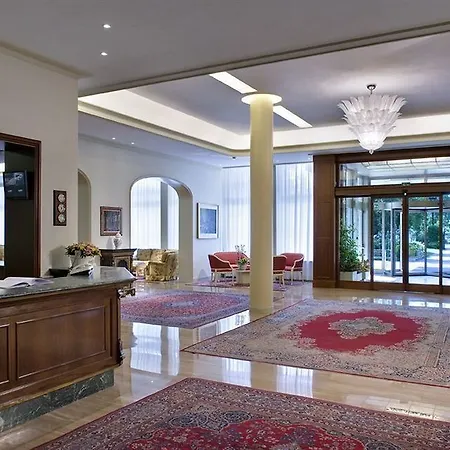 Bristol Buja Hotel