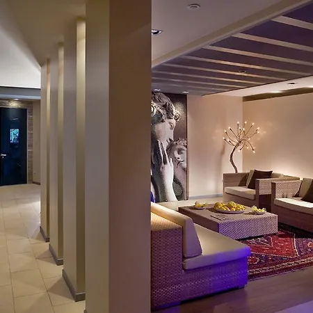 Bristol Buja Hotel