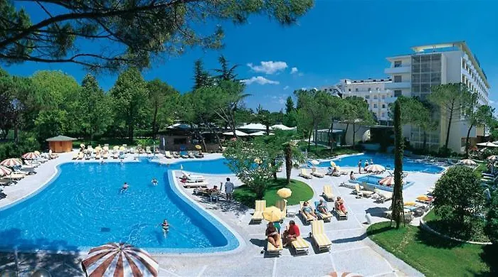 Bristol Buja Hotel 5*