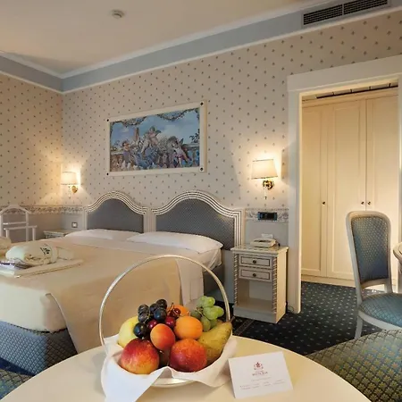 Отель Bristol Buja 5*