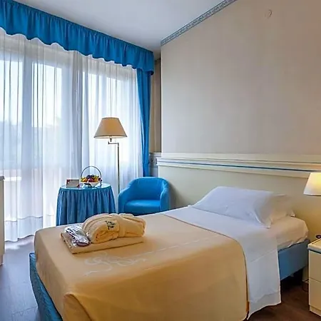 Hotel Bristol Buja