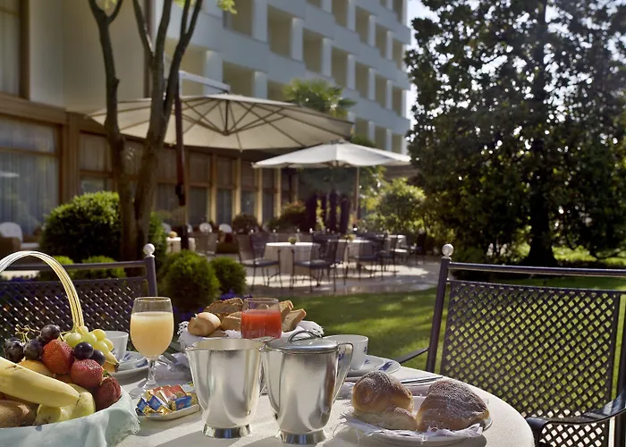 Otel Bristol Buja